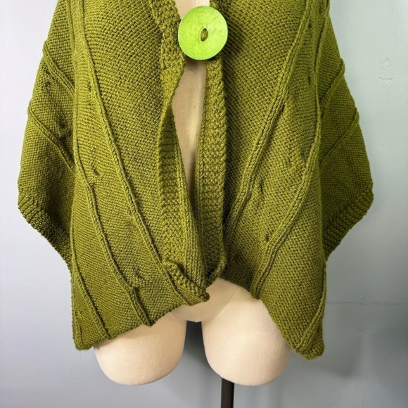 Handmade Moss Green Cable Knit Sweater Shawl Wrap Oversized Button Closure OSFM - Picture 4 of 12